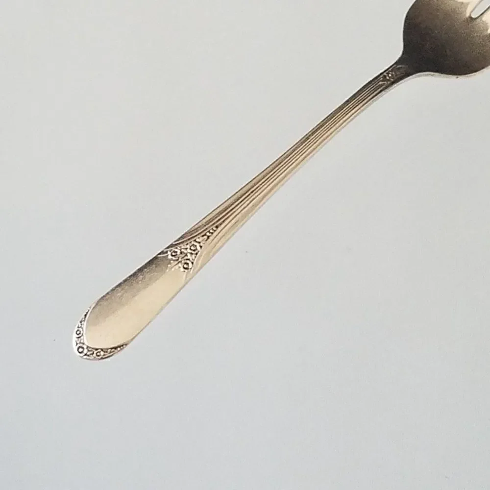 Wm Rogers IS Devonshire Aka Mary Lou 1938 Pattern Salad Fork Vintage Silverplate